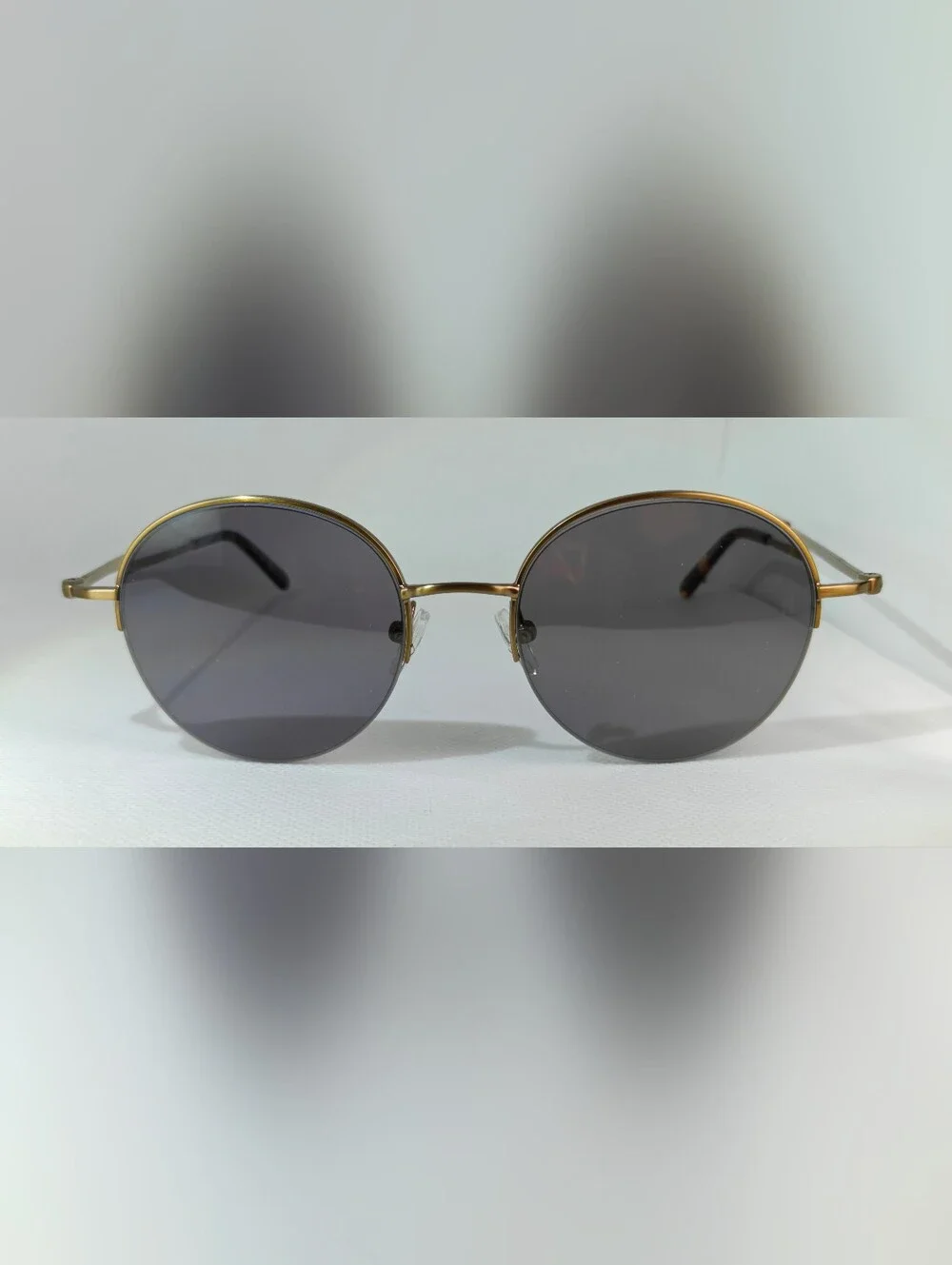 Sun Albee. Gold Classic Round Antique Gold Frame. Semi Rimless.